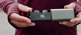 Wodoszczelne, „prawdziwie bezprzewodowe” słuchawki JBL UA Sport Wireless Flash